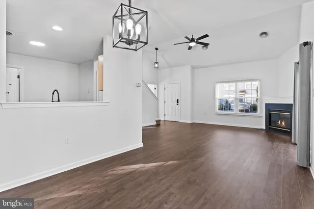 $2,000 | 60 Courtyard Drive, Carlisle, PA 17013