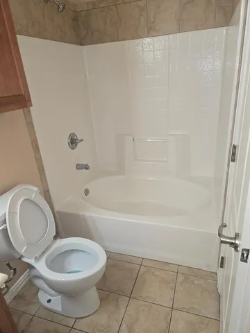 $1,400 | 1629 Summerhill Court, Granbury, TX 76048