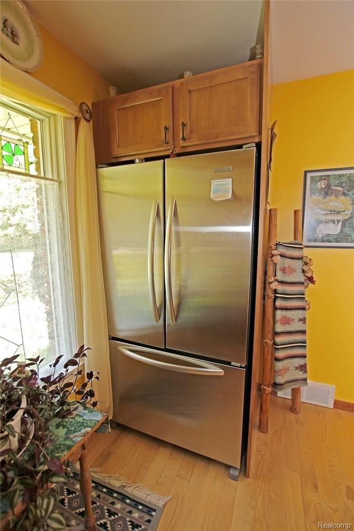 6451 Oakhill Road Clarkston, MI 48348 - Photo 13 of 52 13) Kitchen.jpg