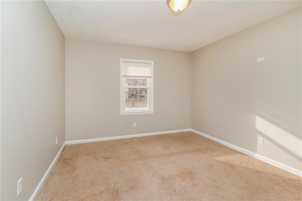 4033 Emerald N Circle Decatur, GA 30035 - Photo 19 of 25 an empty room with windows