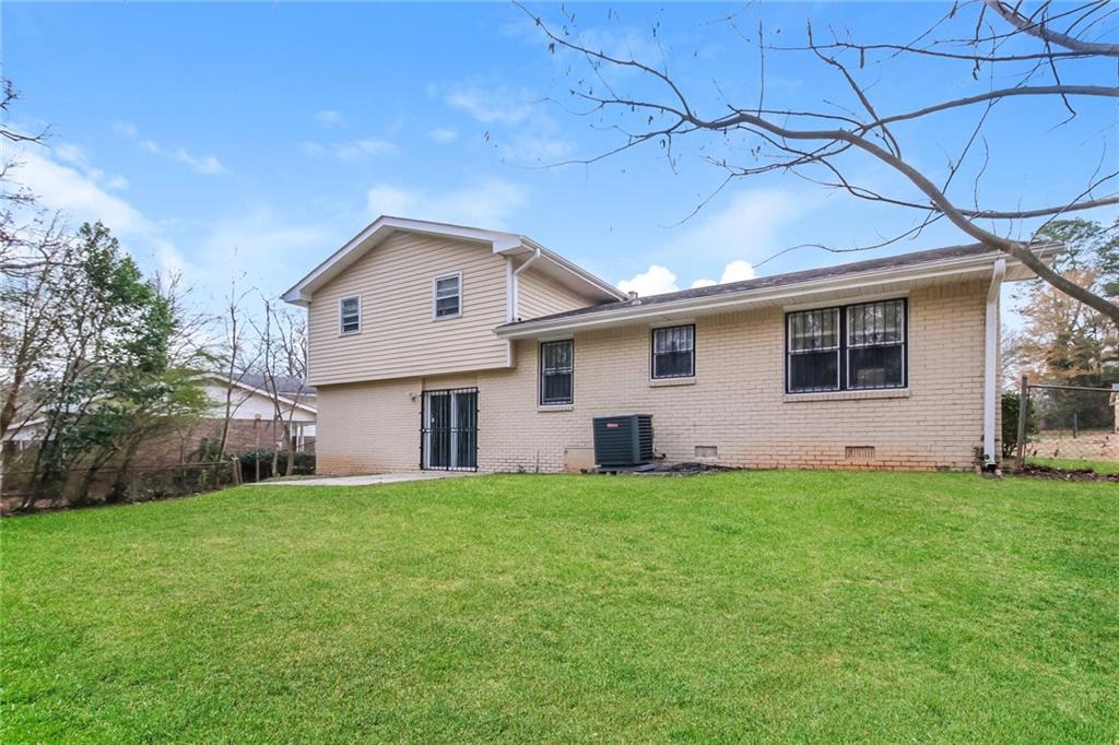 4033 Emerald N Circle Decatur, GA 30035 - Photo 25 of 25 a house view with a garden space