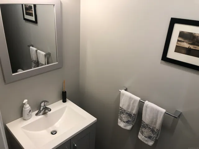 $2,250 | 132 Sheldon Terrace, Unit 3, New Haven, CT 06511