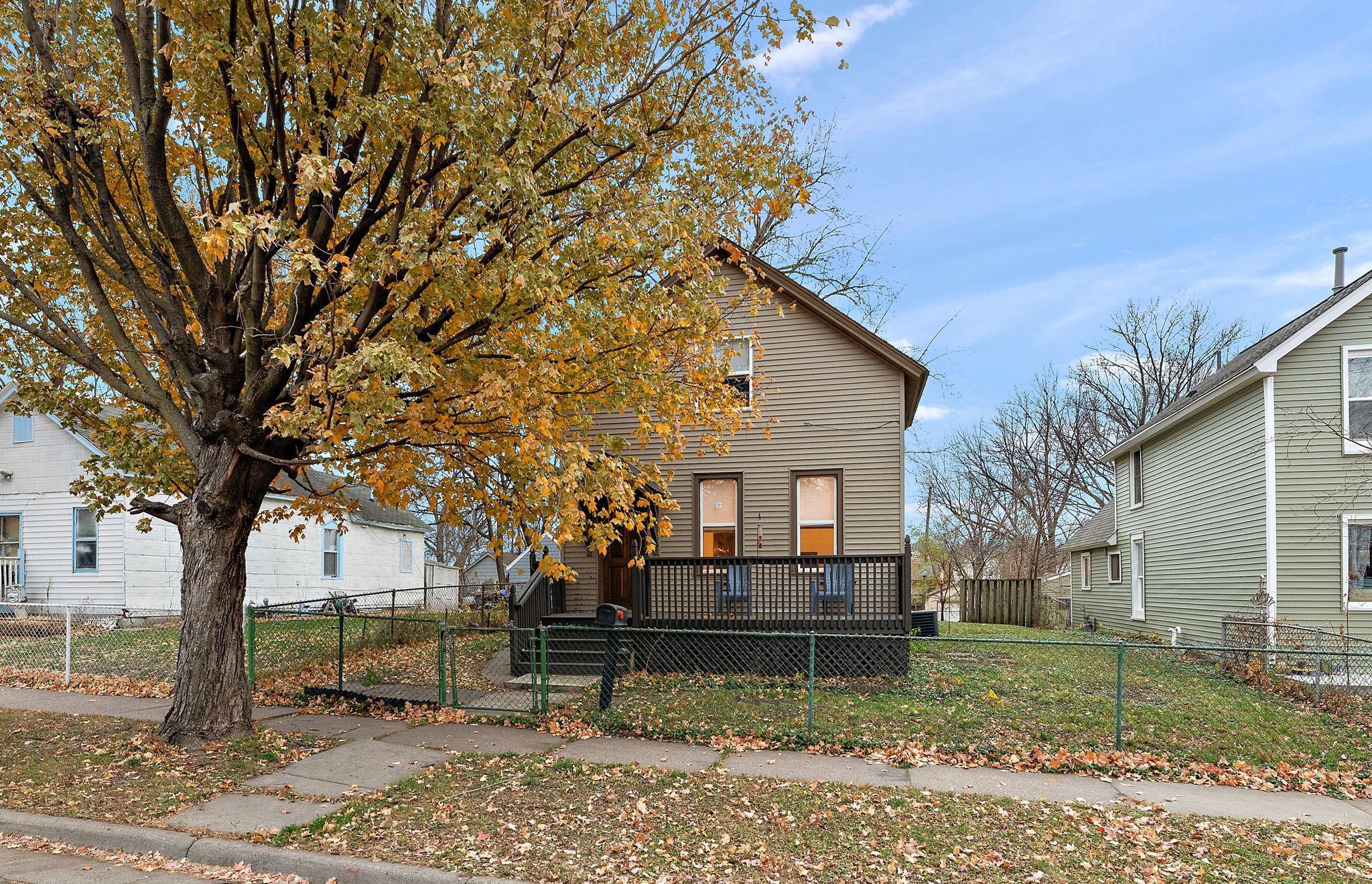 116 Sycamore Street East St. Paul, MN 55117 - Photo 2 of 26