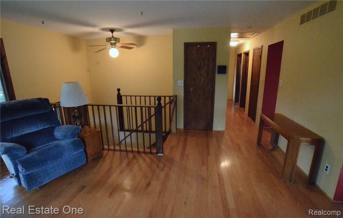 9047 Henderson Road Goodrich, MI 48438 - Photo 6 of 31 Living Room - Main Level