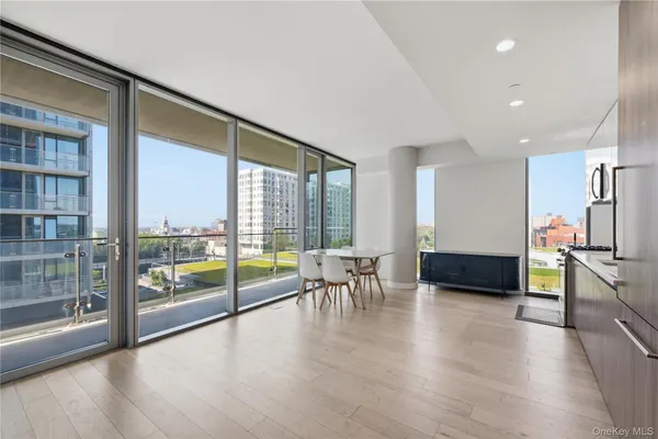 $1,398,000 | 131-01 40 Road, Unit 11A | Flushing