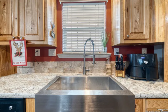 $500,000 | 1189 North A Cr, Concan, TX 78838