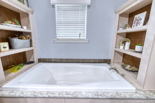 $500,000 | 1189 North A Cr, Concan, TX 78838