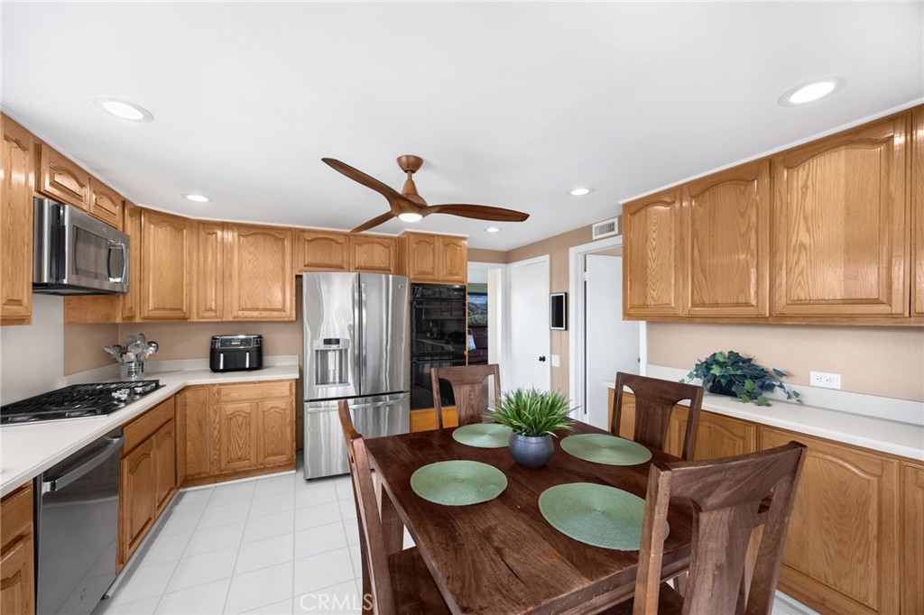 2226 Shadetree Circle Brea, CA 92821 - Photo 9 of 36