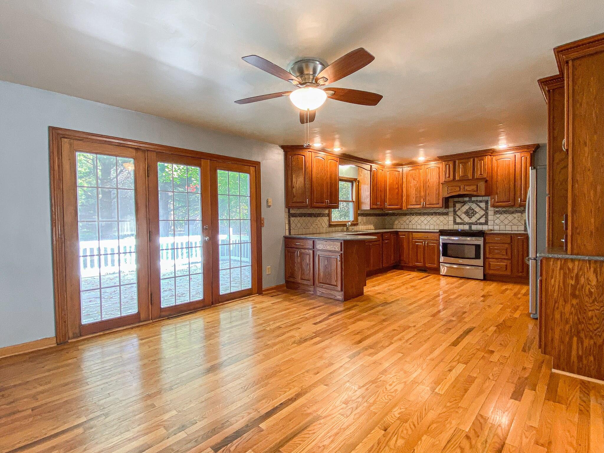 20264 Marcellus Highway Decatur, MI 49045 - Photo 2 of 32 IMG_6677