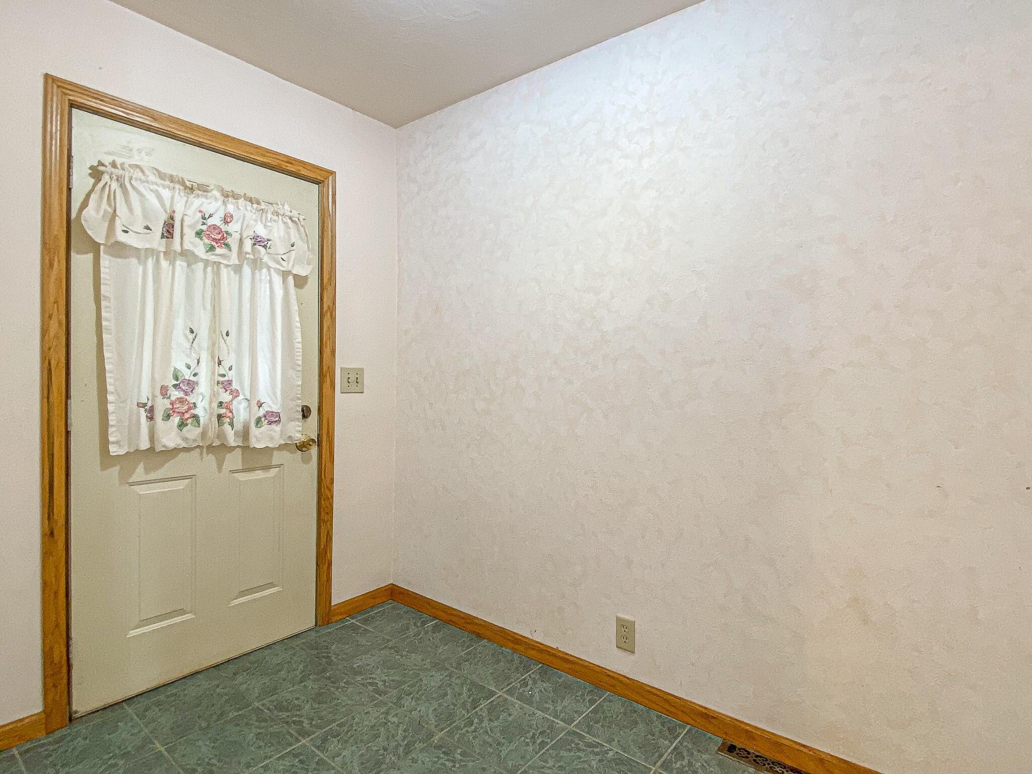 20264 Marcellus Highway Decatur, MI 49045 - Photo 23 of 32 IMG_6693