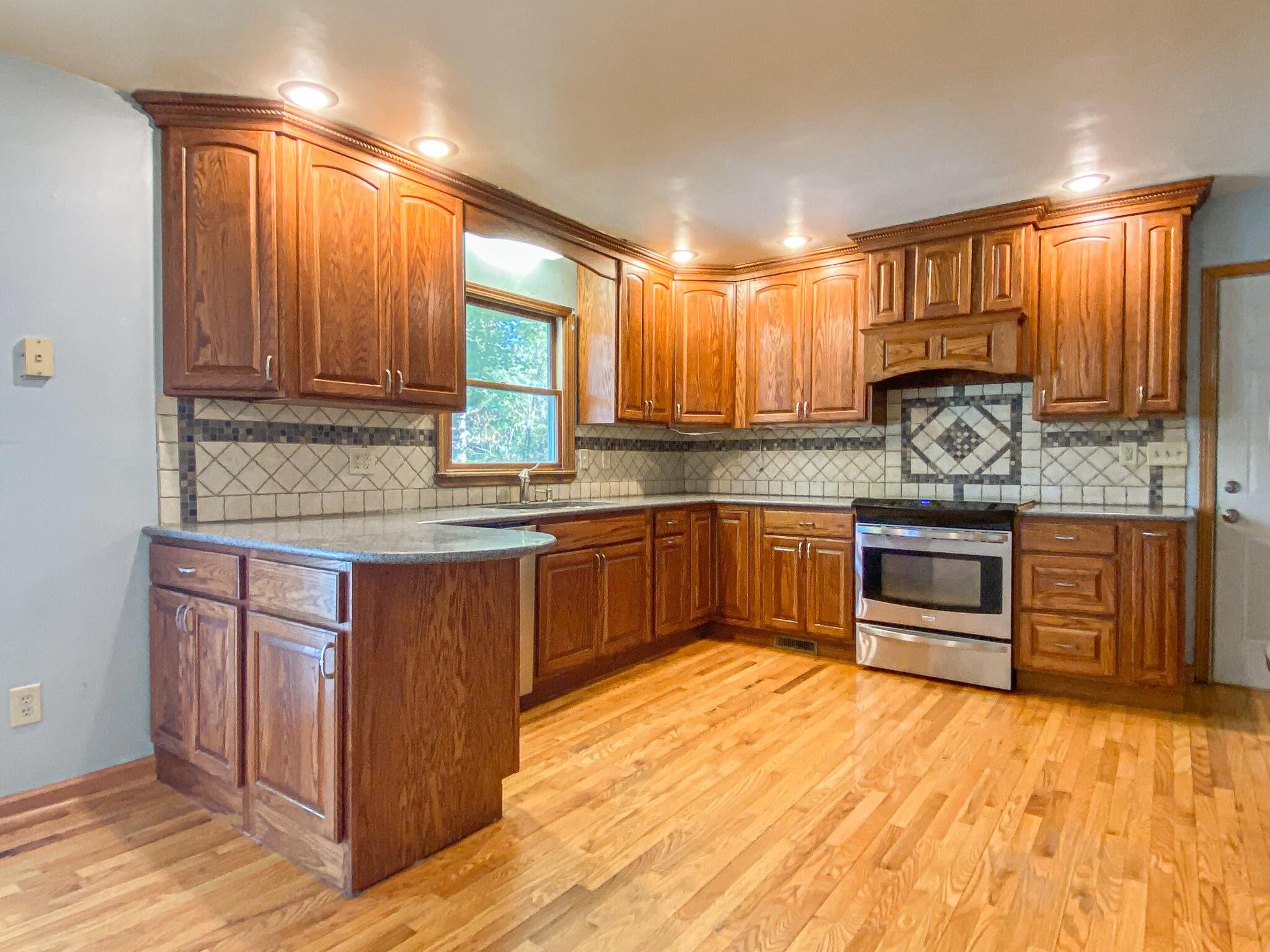 20264 Marcellus Highway Decatur, MI 49045 - Photo 5 of 32 IMG_6685
