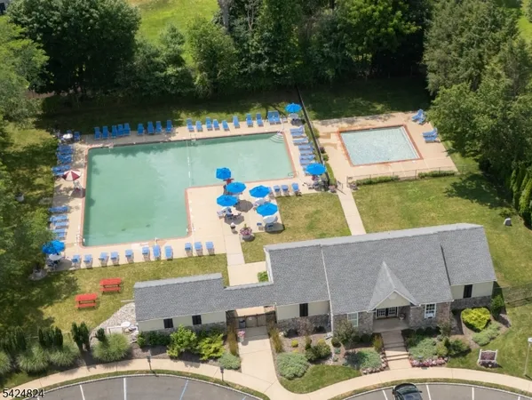 $735,000 | 10 Jockey Lane, Flemington, NJ 08822