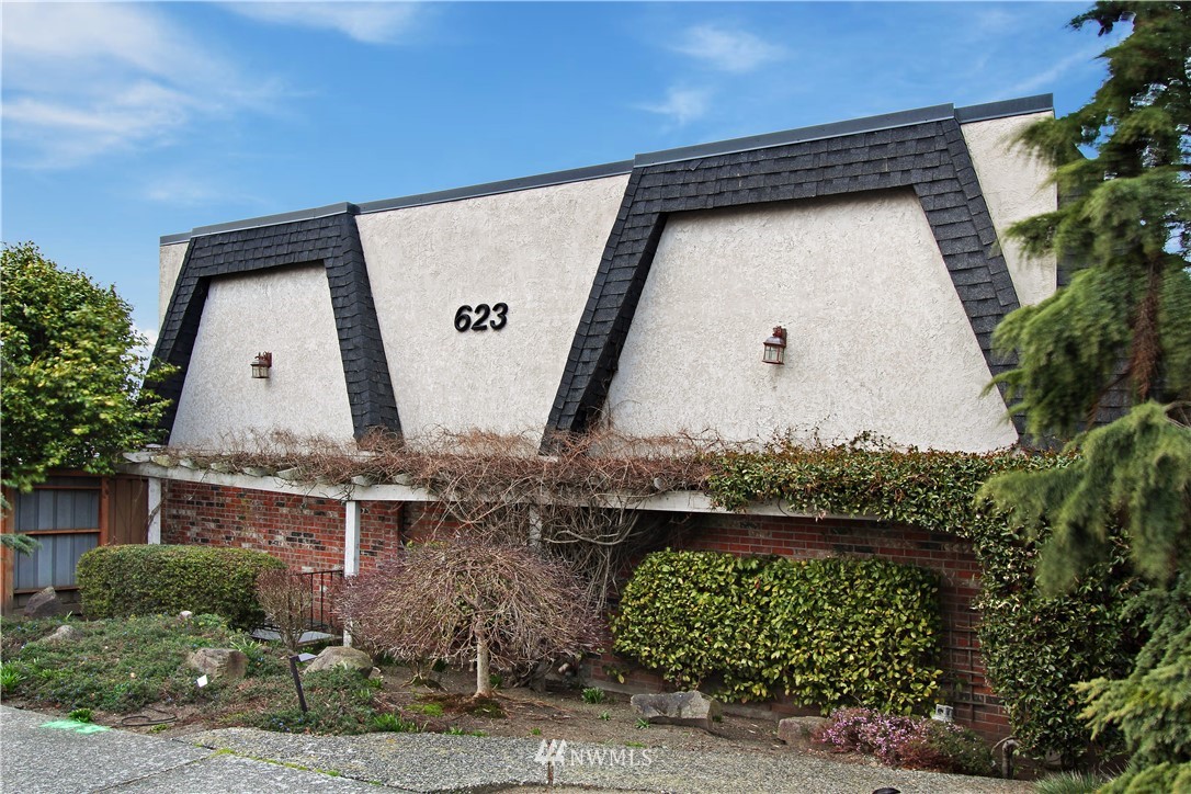 623 Main Street, Unit 1 Edmonds, WA 98020 - Photo 1 of 13