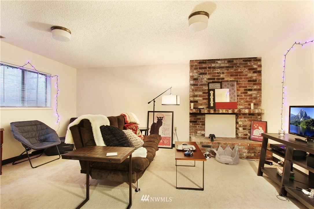 623 Main Street, Unit 1 Edmonds, WA 98020 - Photo 9 of 13