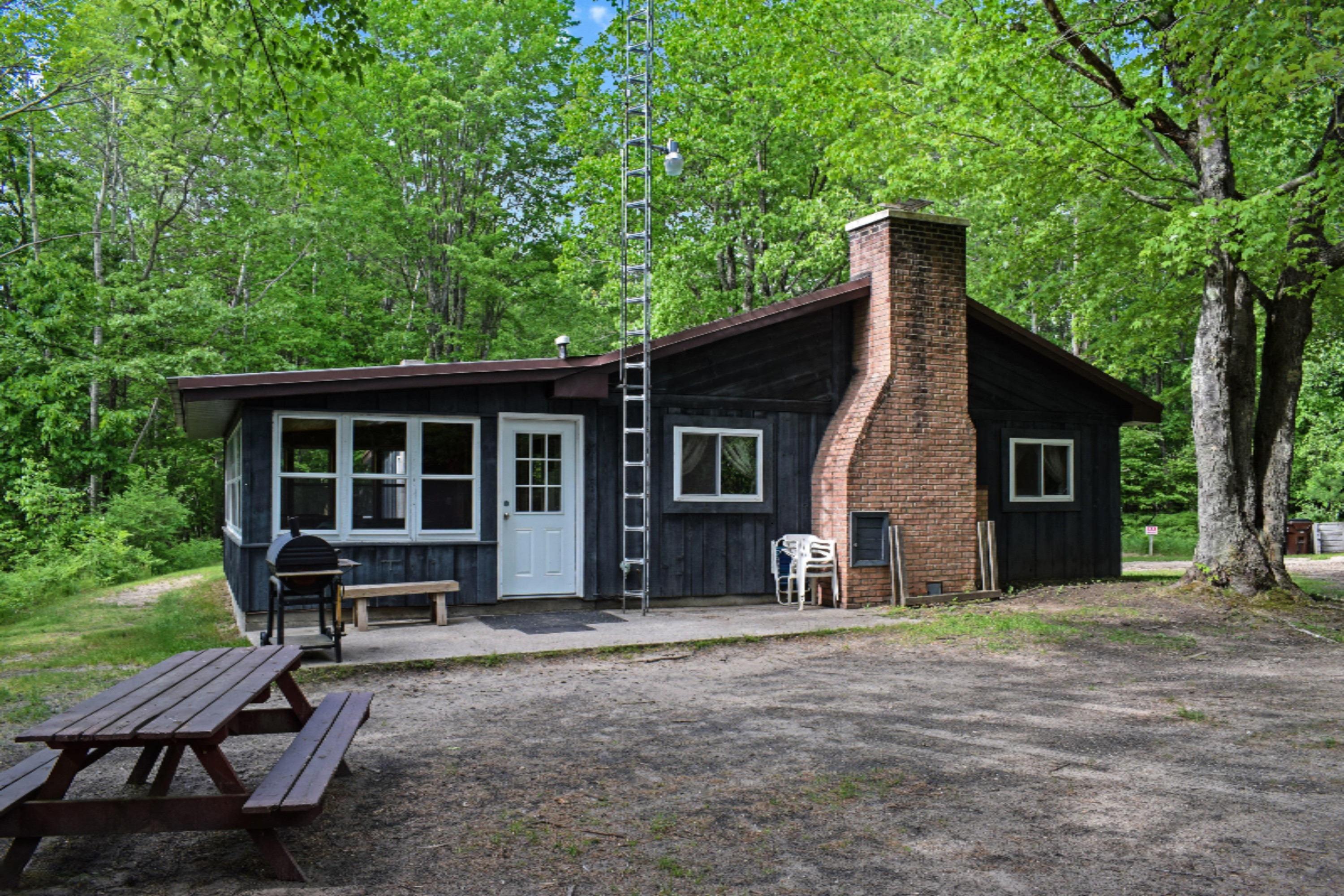 2328 Bialik Road Manistee, MI 49660 - Photo 3 of 59 yhtygpncnrag80vko190d5pfya93gqjhn9fmyjvt