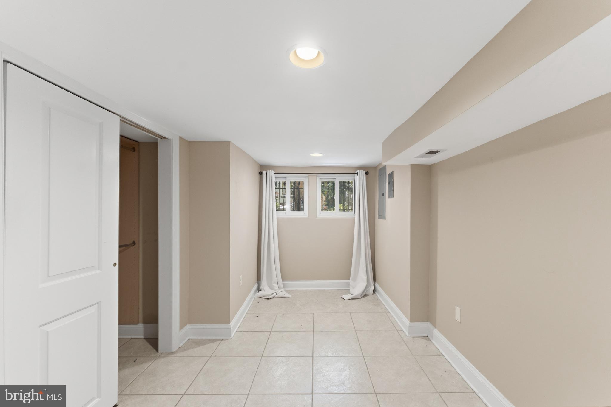 11 R Street Northwest, Unit 2 Washington, DC 20001 - Photo 8 of 11