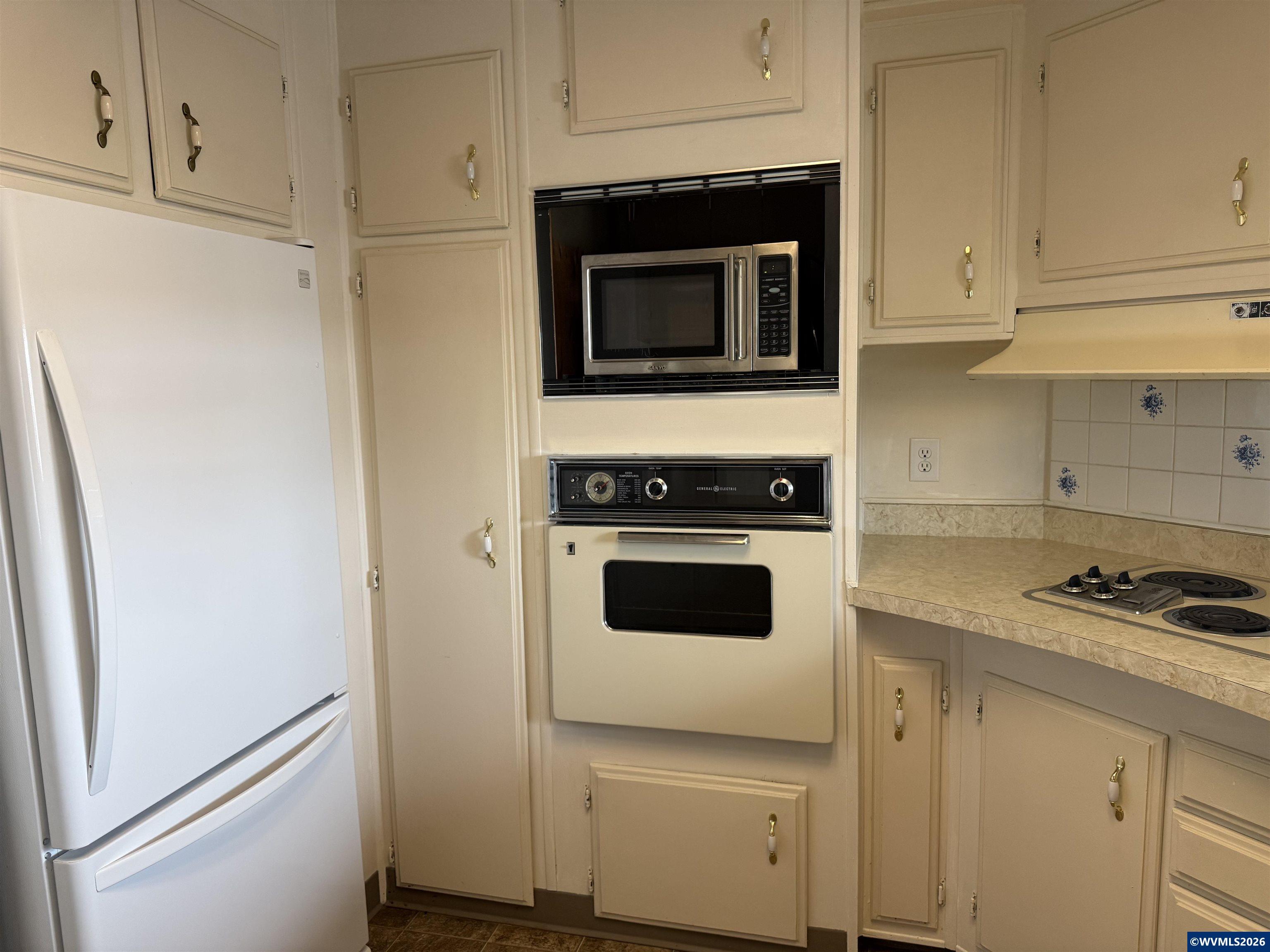 5422 Portland Road Northeast, Unit 24 Salem, OR 97305 - Photo 11 of 36