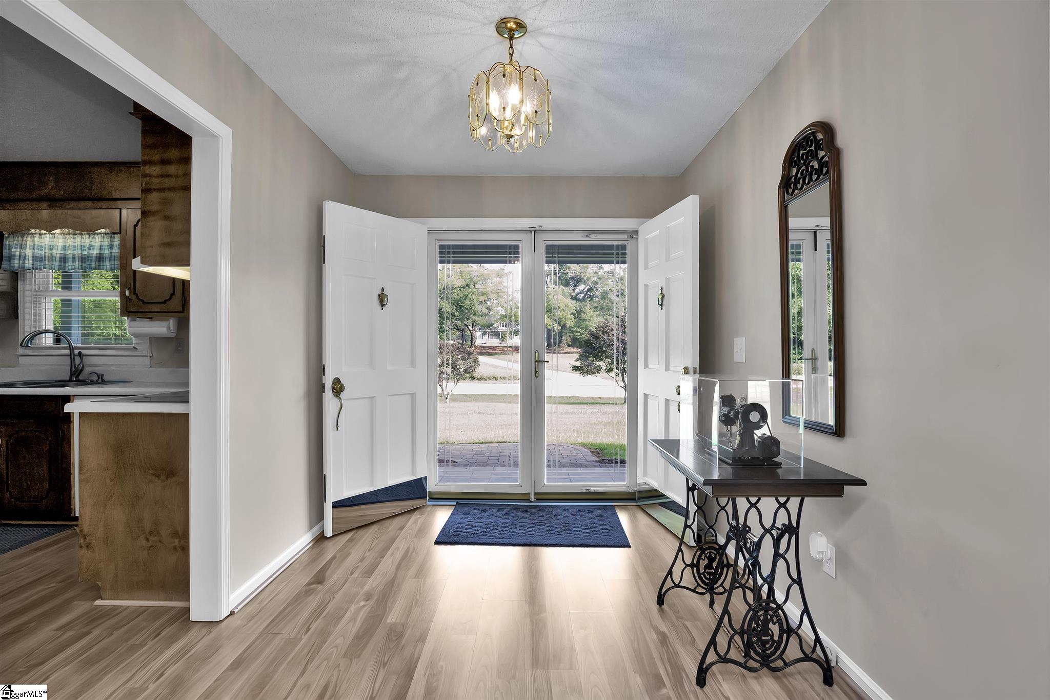 214 Lawrence Bridge Road Seneca, SC 29672 - Photo 3 of 29 Gallery Image 3