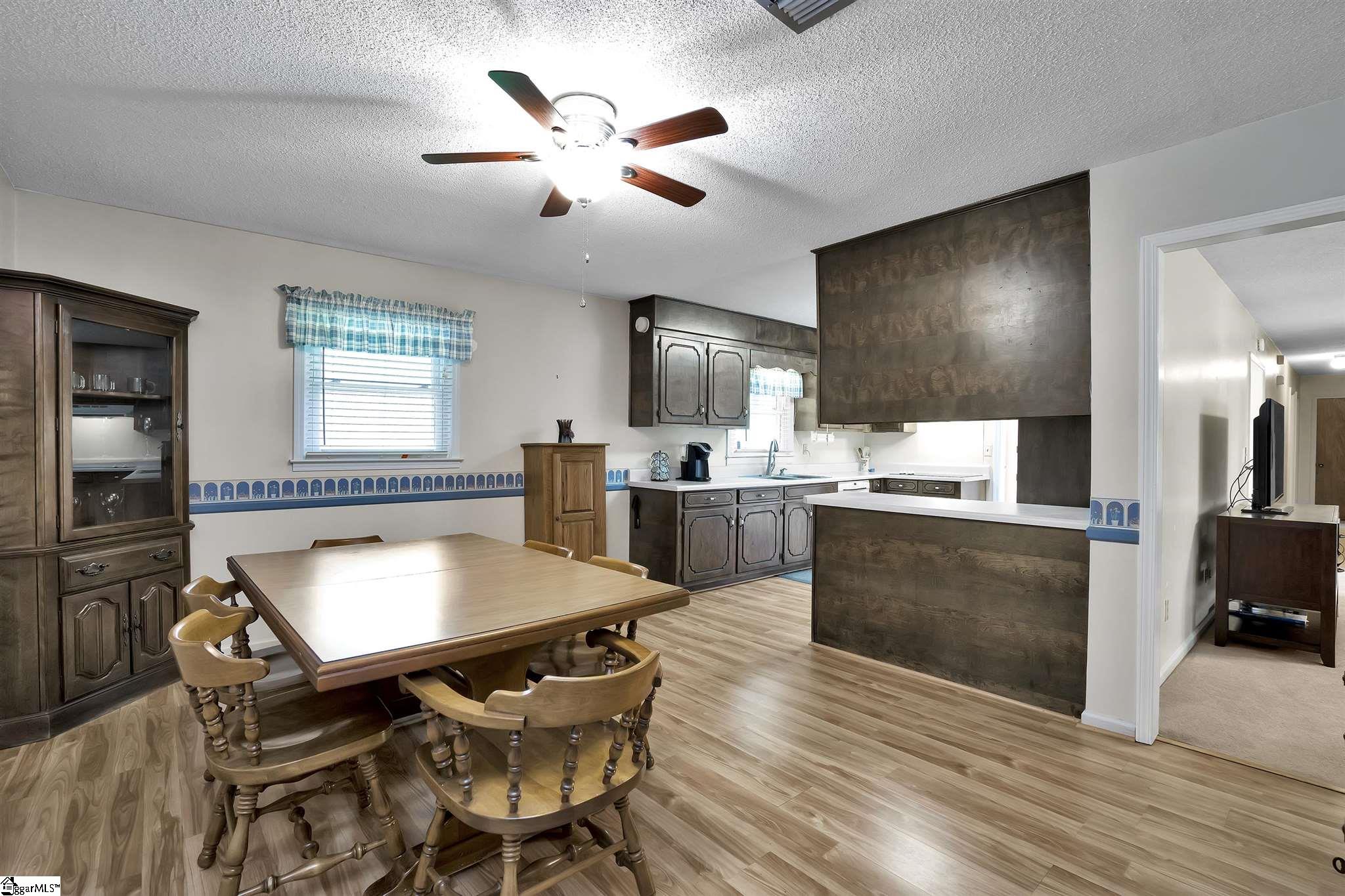 214 Lawrence Bridge Road Seneca, SC 29672 - Photo 7 of 29 Gallery Image 7