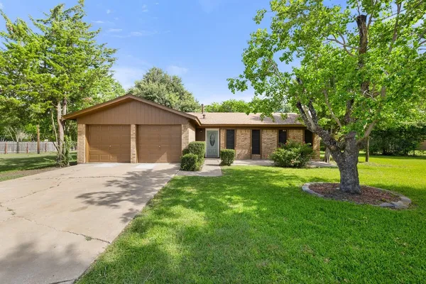 $289,000 | 704 Brookwood Circle, Taylor, TX 76574