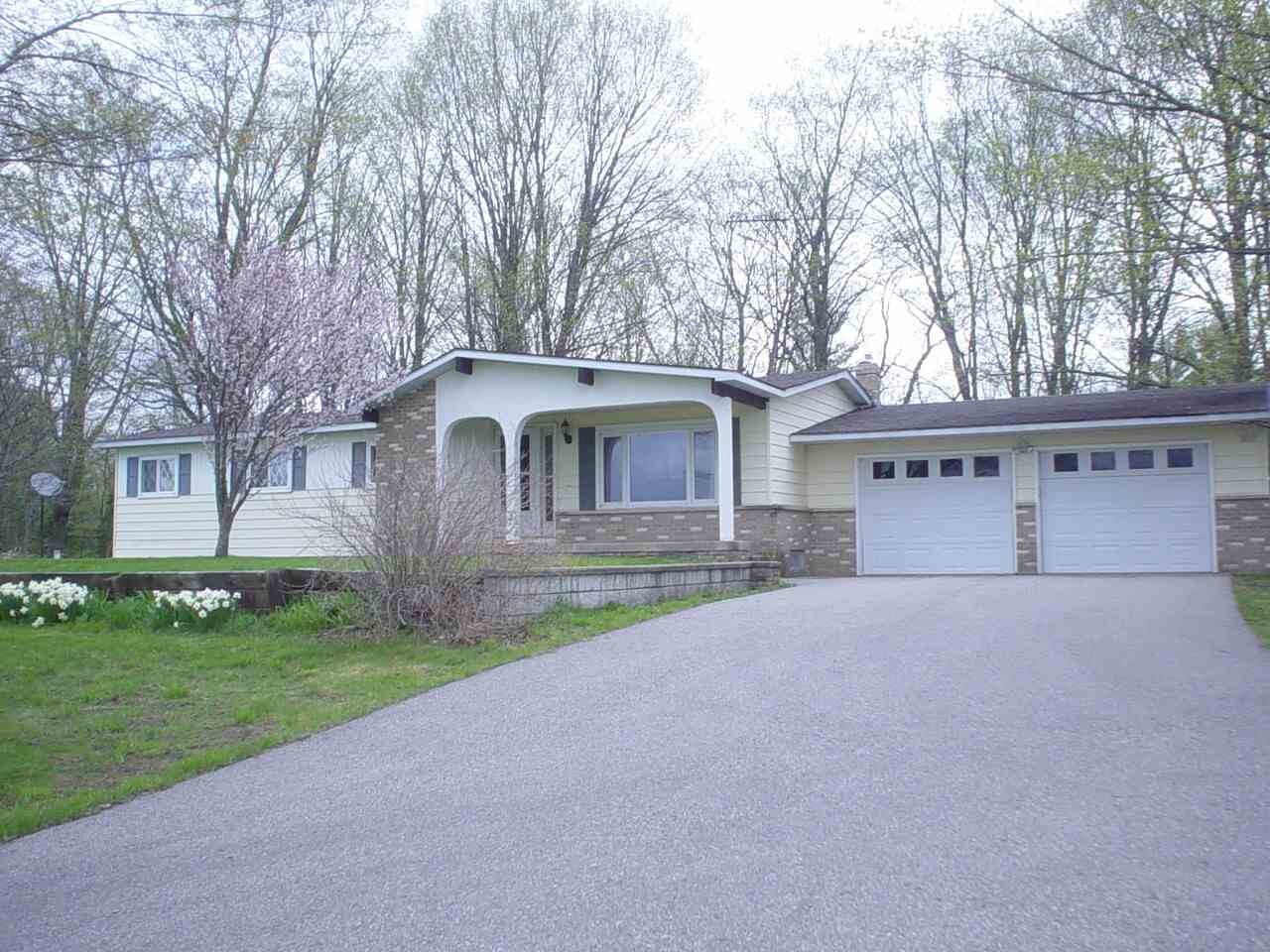 3585 Stillwagon Road West Branch, MI 48661 - Photo 12 of 24 1846577-11.JPG