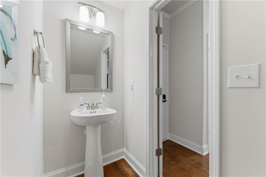 7031 Cedar Glen Road Atlanta, GA 30360 - Photo 11 of 27 Gallery Image 11
