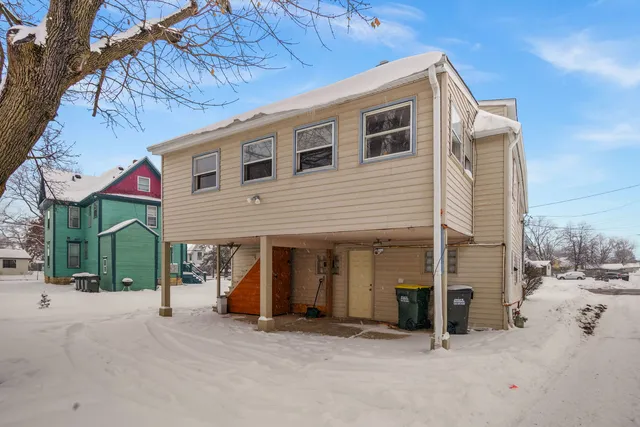 $1,500 | 109 South Stott Street, Unit 2, Genoa, IL 60135