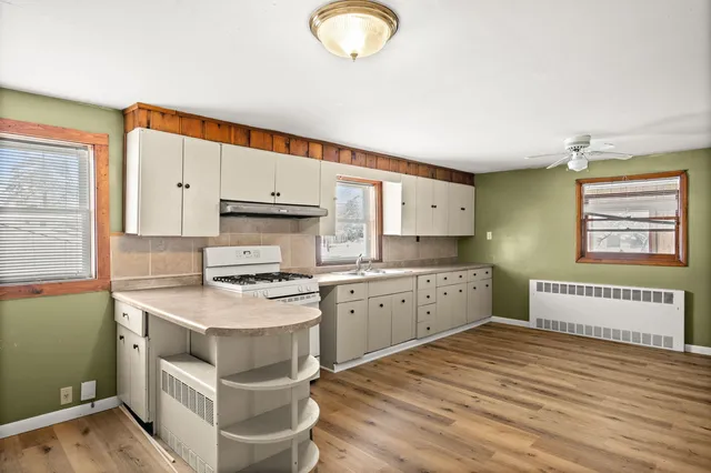 $1,500 | 109 South Stott Street, Unit 2, Genoa, IL 60135