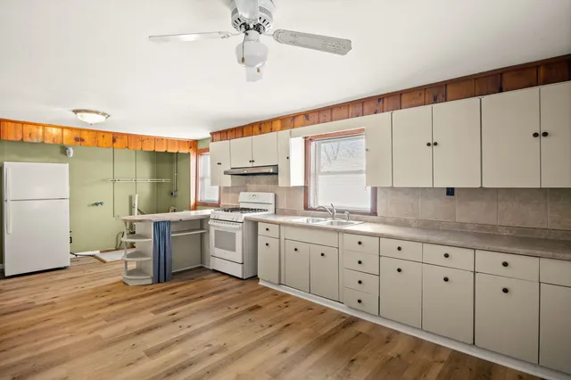 $1,500 | 109 South Stott Street, Unit 2, Genoa, IL 60135