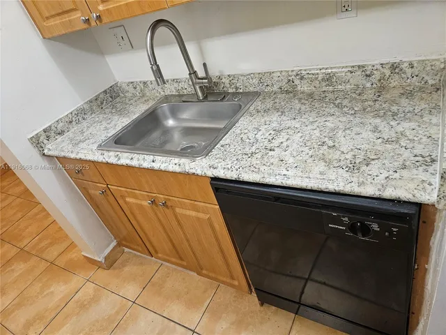 a close view of sink and tap