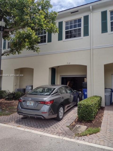 716 Southwest 2nd Way Pompano Beach, FL 33060 - Photo 3 of 7 Garage
