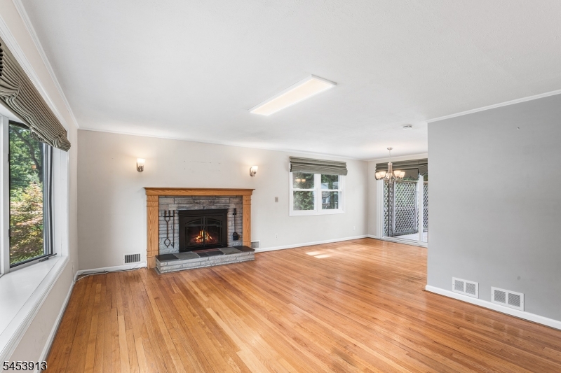 47 Ferncliff Road Morris Plains, NJ 07950 - Photo 9 of 33 Gallery Image 9