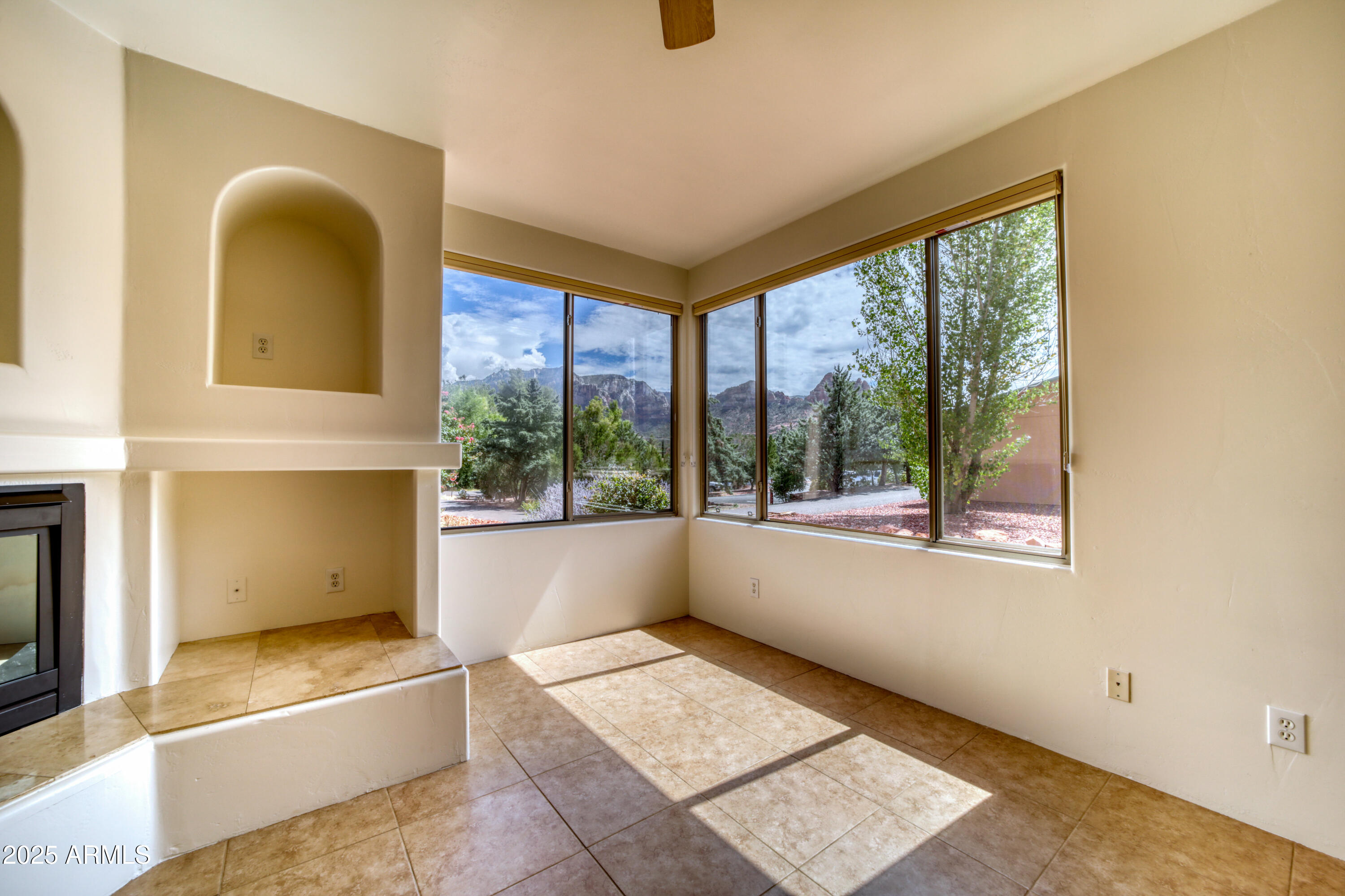 520 Jordan Road, Unit 4 Sedona, AZ 86336 - Photo 6 of 29 a bathroom with a tub sink and mirror