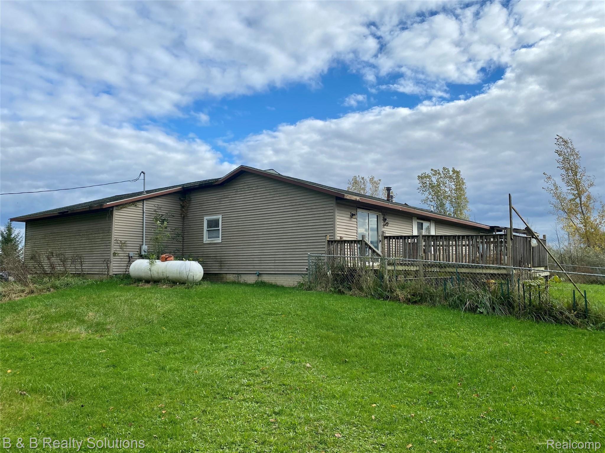 8274 Edward Road Fostoria, MI 48435 - Photo 18 of 23 IMG_4762.jpg