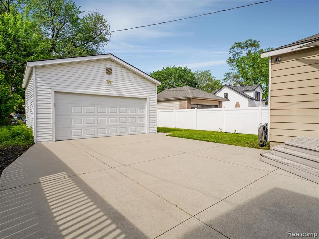 1323 Ruffner Avenue Birmingham, MI 48009 - Photo 25 of 26