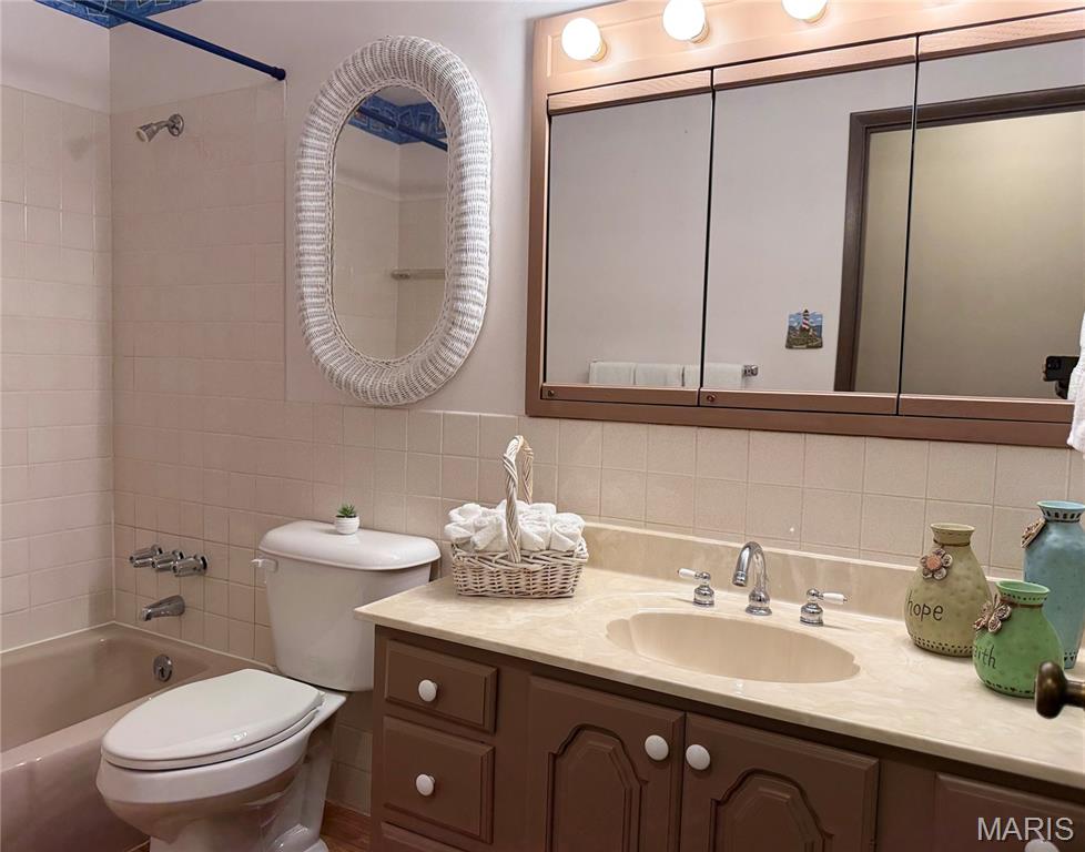 655 Hunters Ridge Drive Ferguson, MO 63135 - Photo 17 of 46