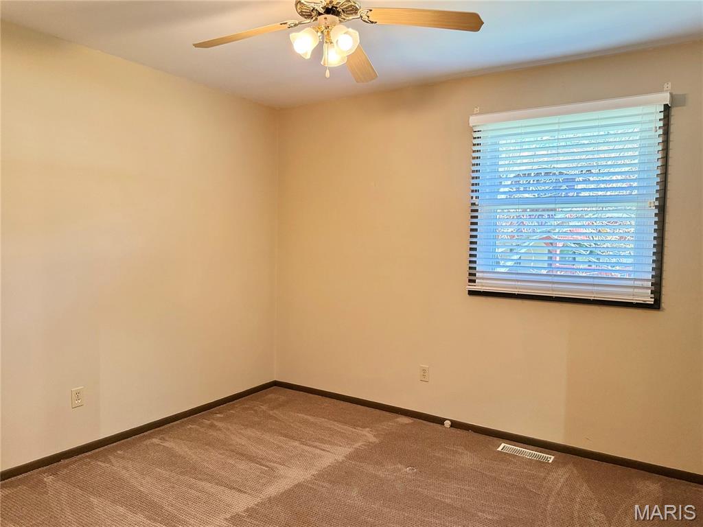 655 Hunters Ridge Drive Ferguson, MO 63135 - Photo 23 of 46