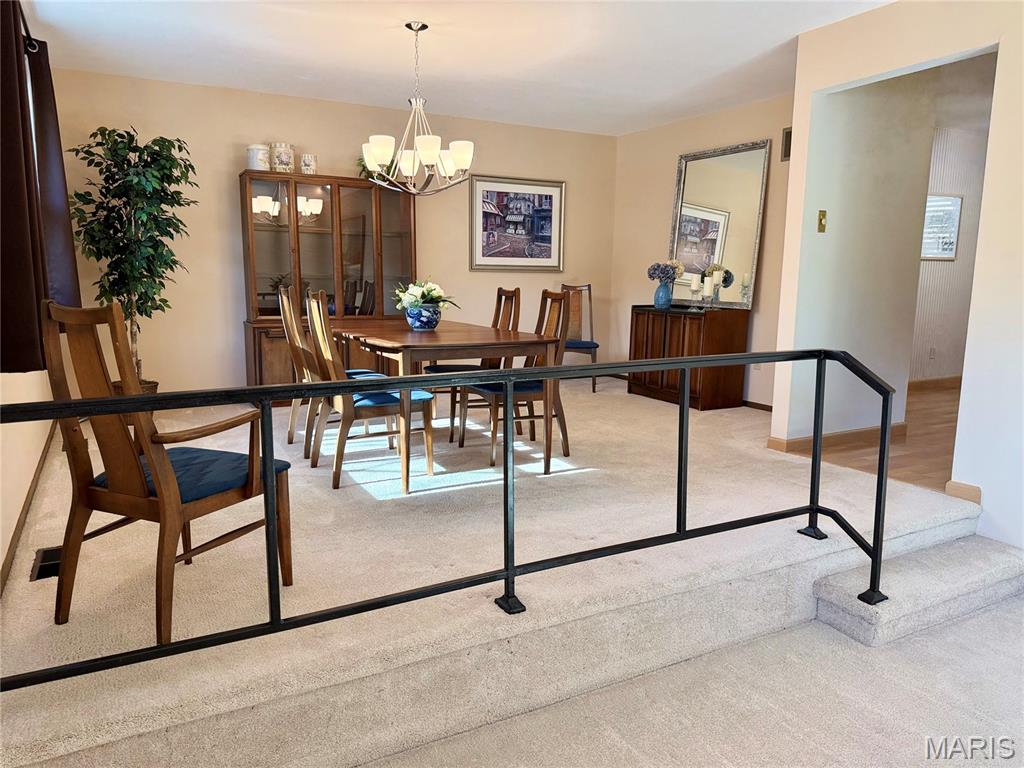 655 Hunters Ridge Drive Ferguson, MO 63135 - Photo 9 of 46