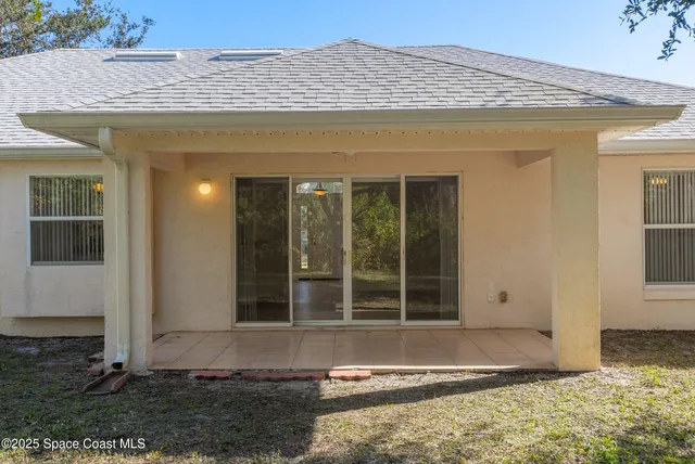 $315,000 | 152 Greenbrier Avenue Northwest, Palm Bay, FL 32907