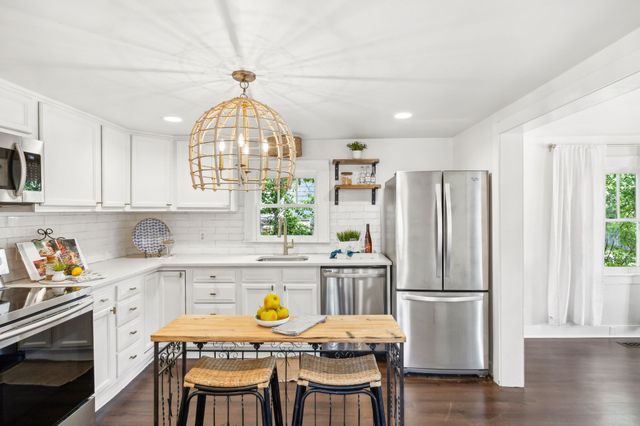 $635,000 | 207 36th Avenue North, Nashville, TN 37209