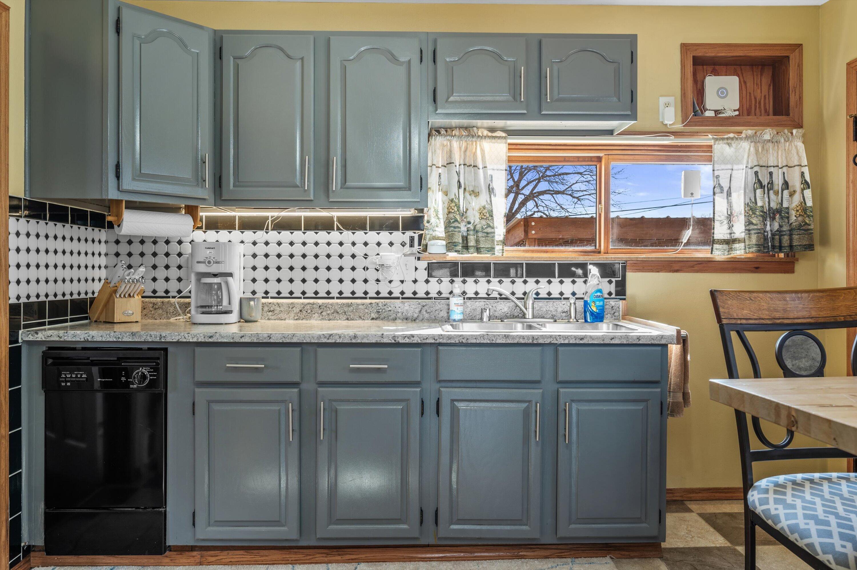 3528 South 33rd Street Greenfield, WI 53221 - Photo 13 of 27 15-88