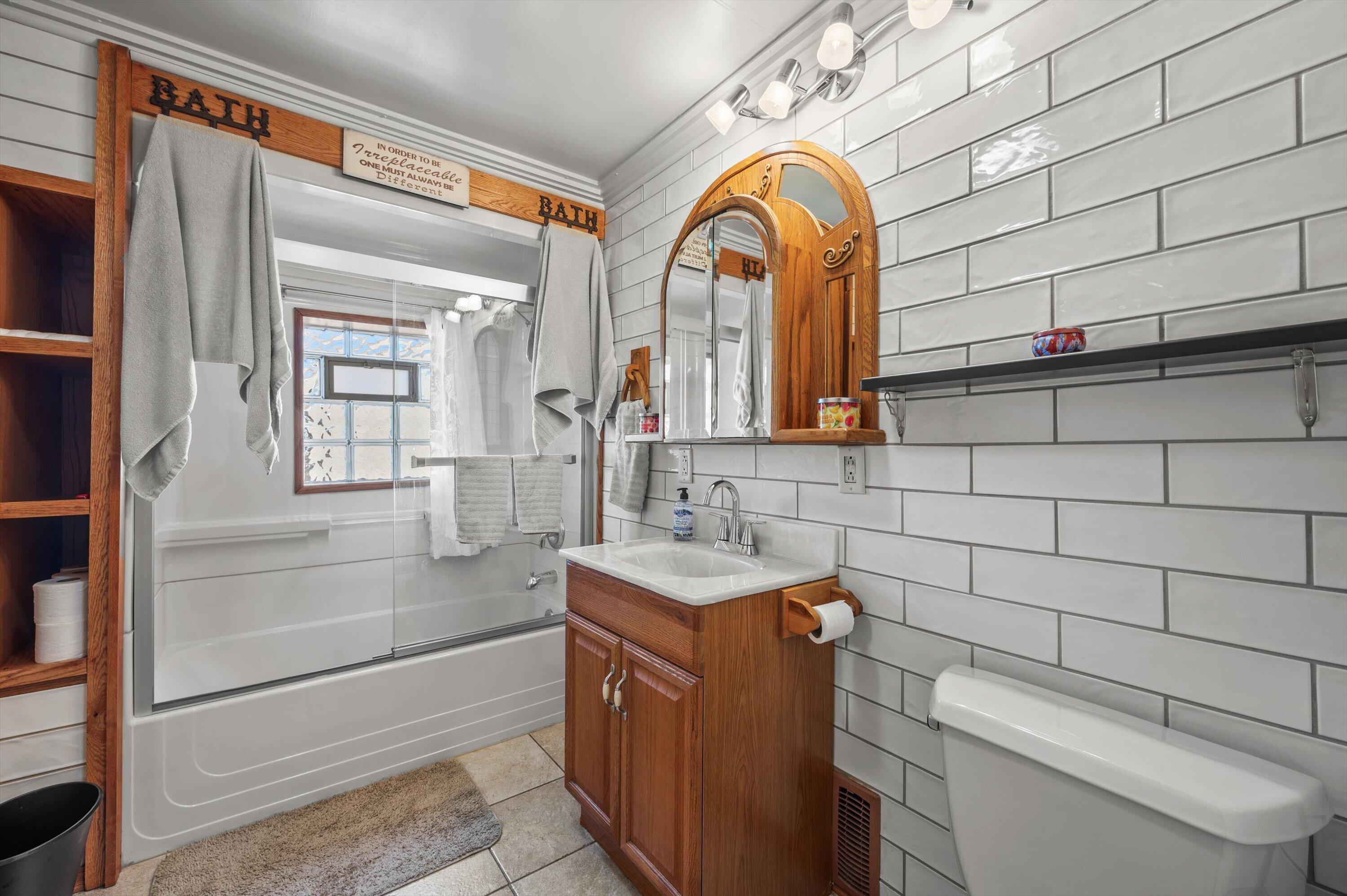 3528 South 33rd Street Greenfield, WI 53221 - Photo 18 of 27 20-120