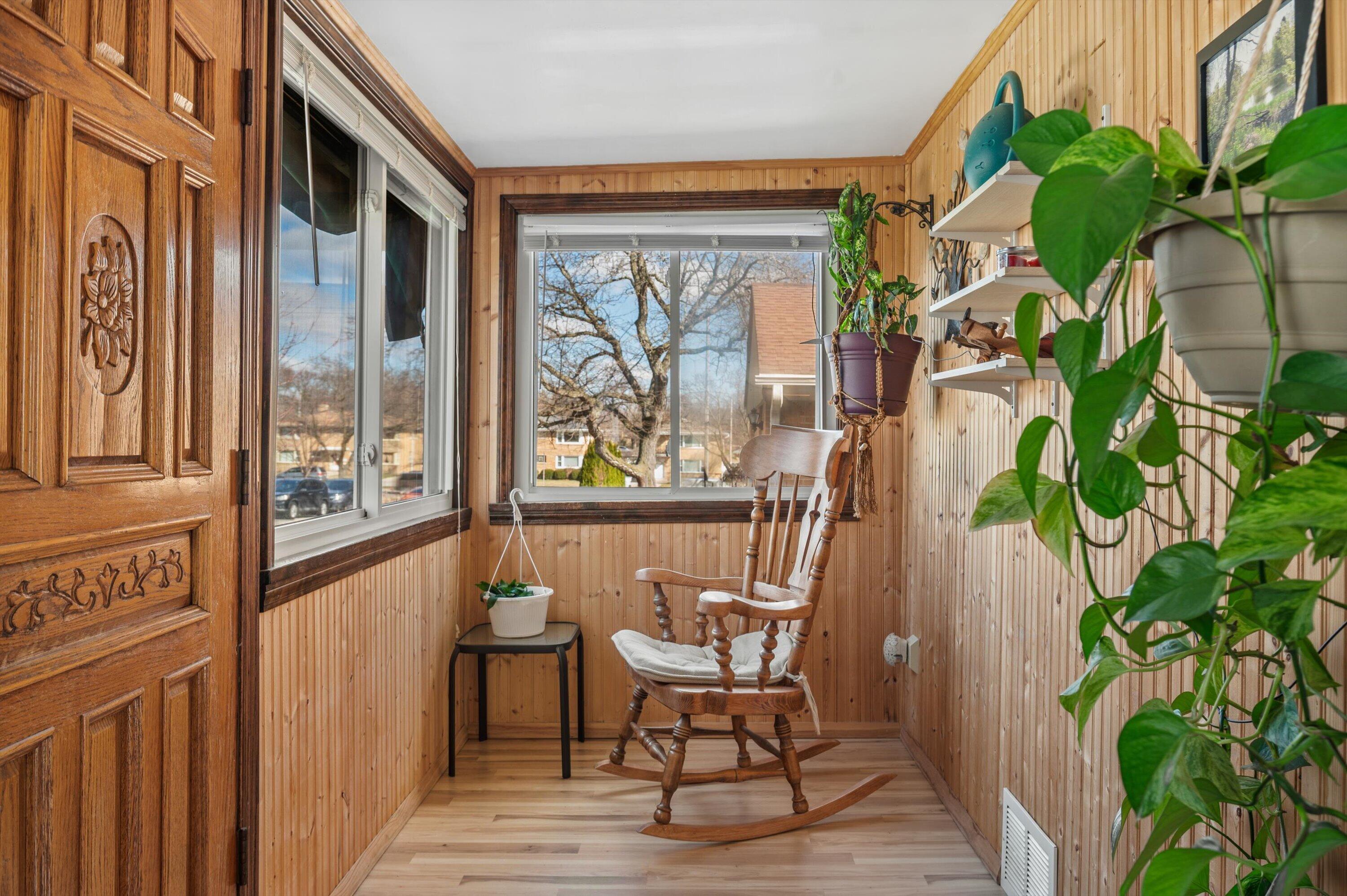 3528 South 33rd Street Greenfield, WI 53221 - Photo 3 of 27 08-48