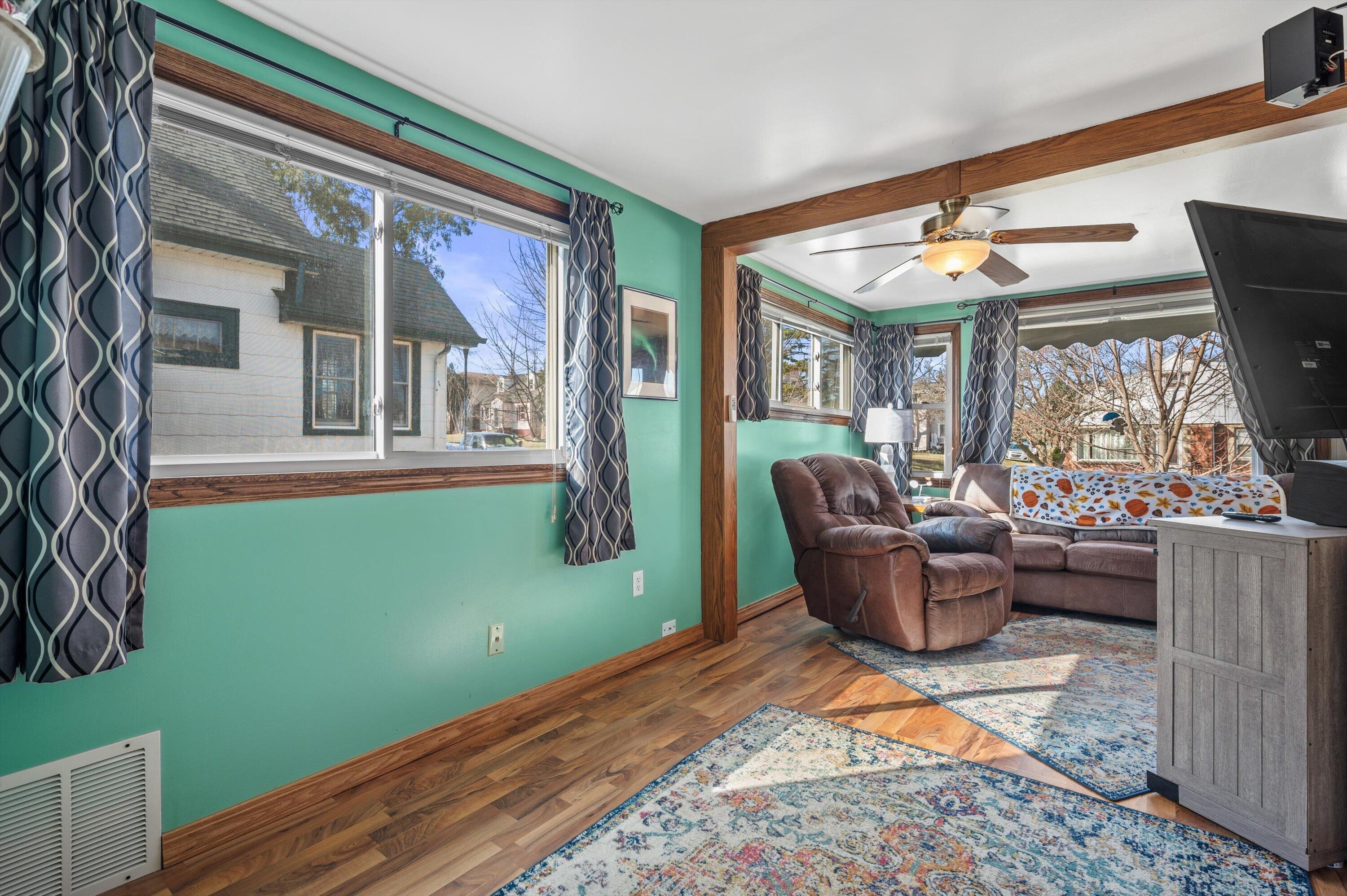 3528 South 33rd Street Greenfield, WI 53221 - Photo 8 of 27 10-58