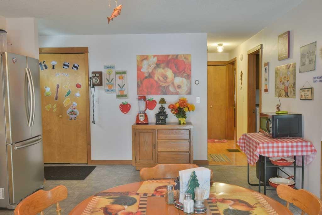 eat in kitchen