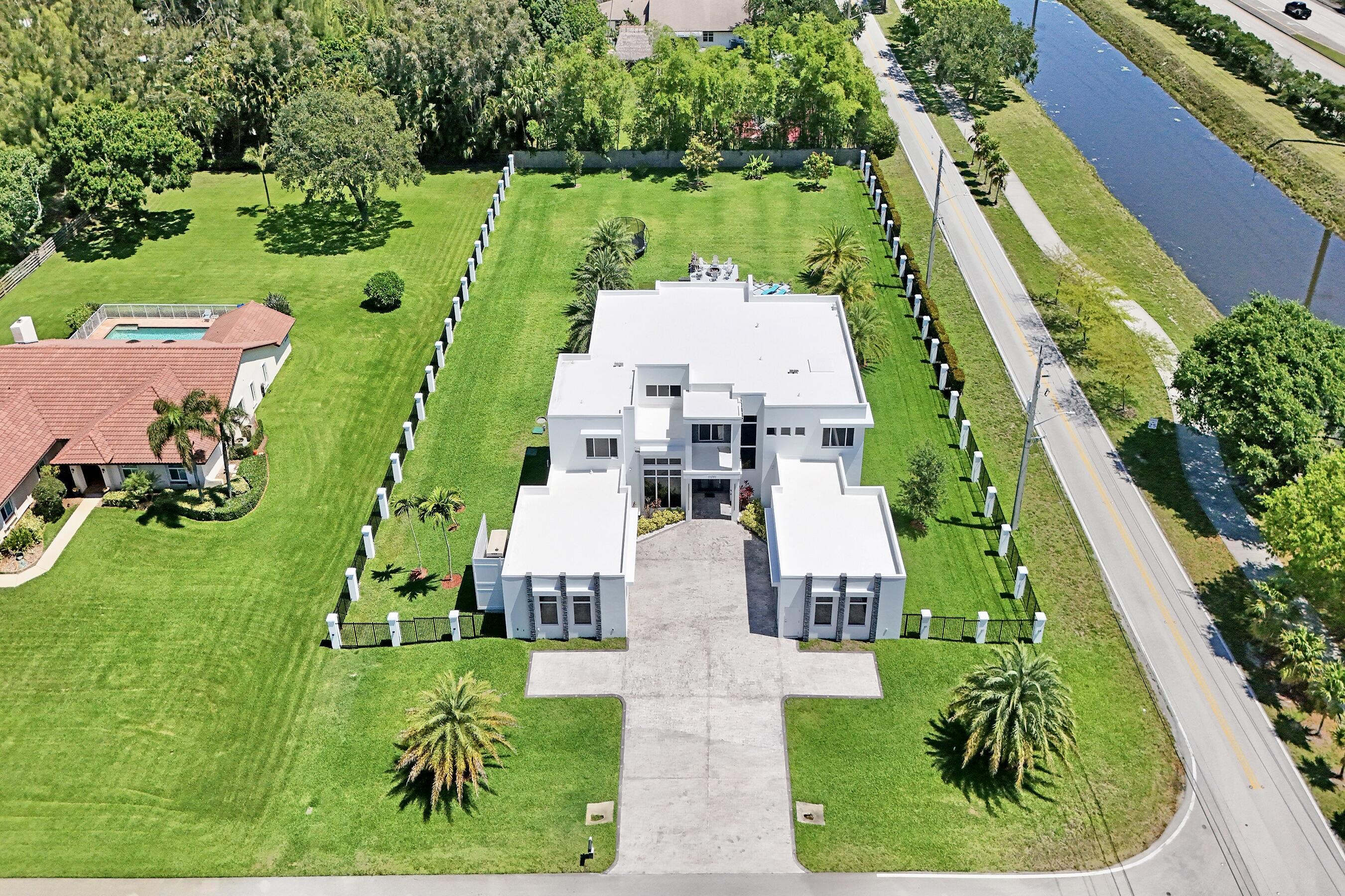 11201 Southwest 3rd Street Plantation, FL 33325 - Photo 79 of 79 Aerial. Front