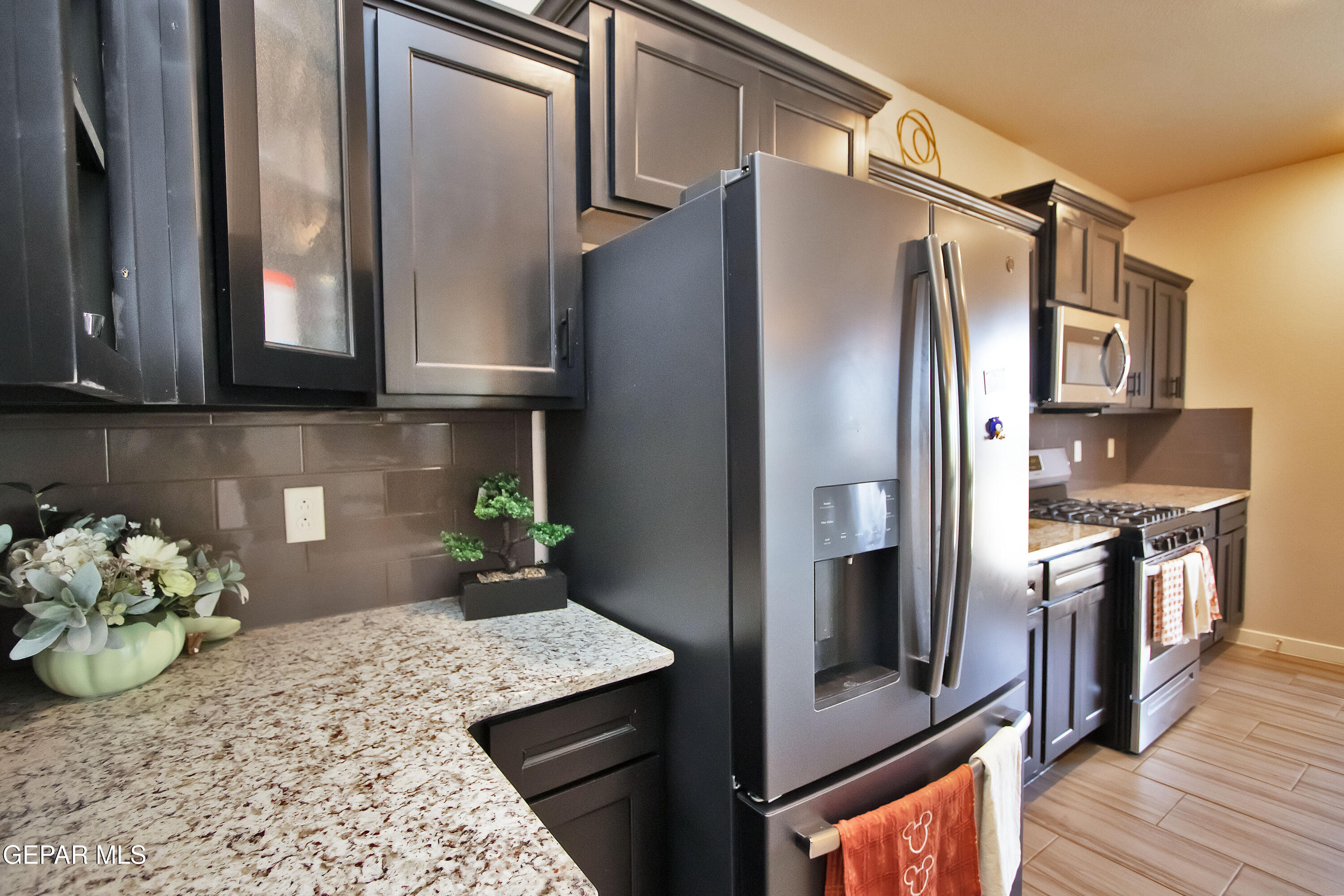 3517 Essence Street El Paso, TX 79938 - Photo 31 of 87 Kitchen