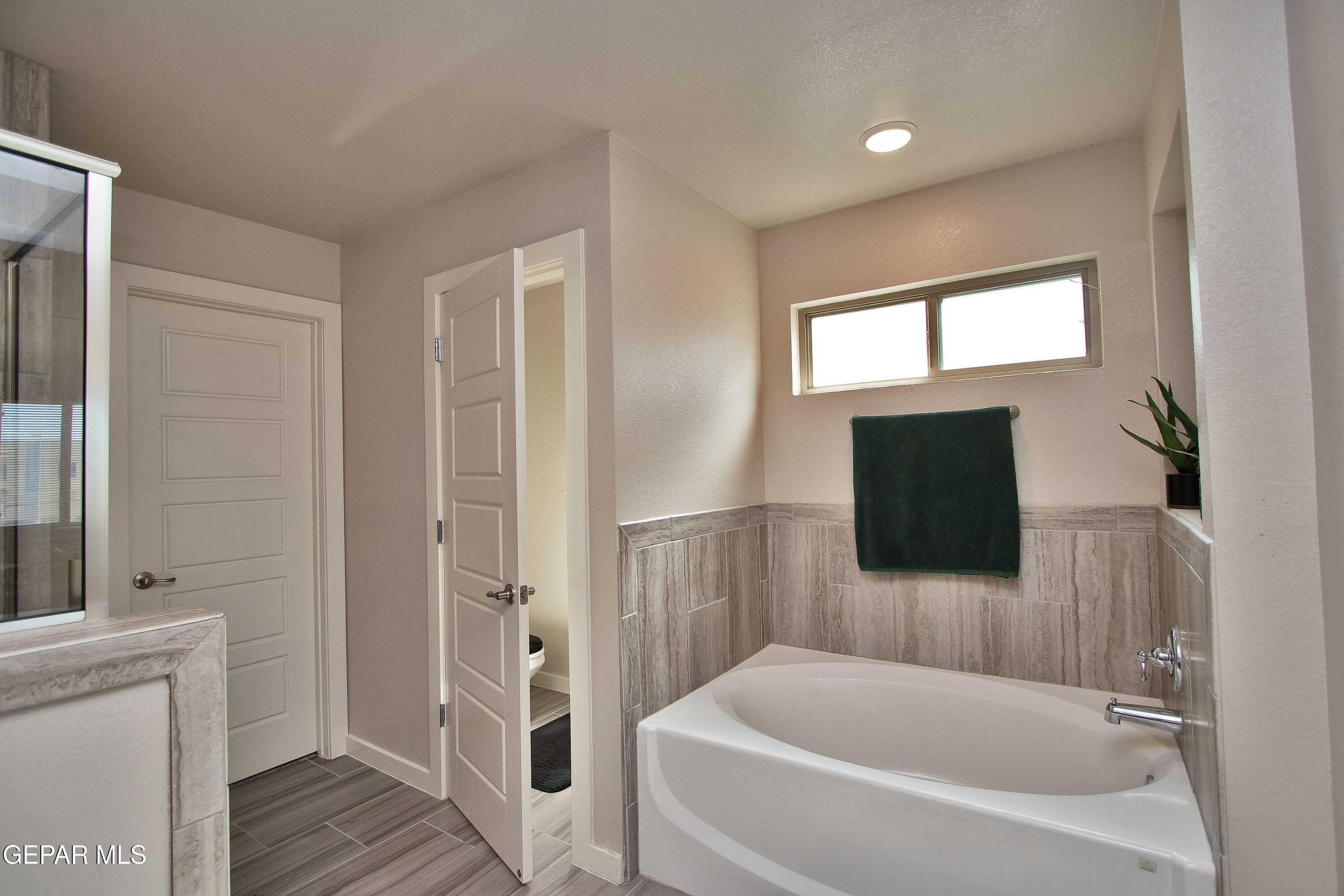 3517 Essence Street El Paso, TX 79938 - Photo 51 of 87 Master Bathroom