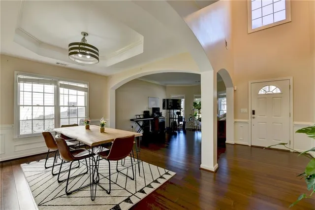 a view of a livingroom and dining room