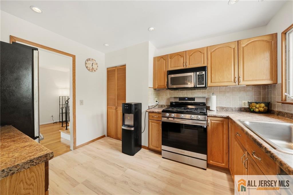 56 Ferris Road Edison, NJ 08817 - Photo 13 of 28 Gallery Image 13